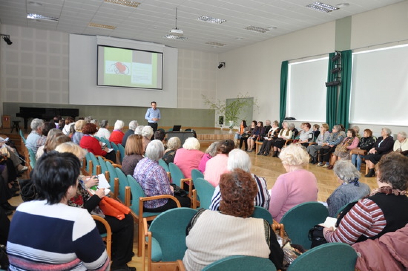 Seniori gūst zināšanas veselības veicināšanai semināros un praktiskos pasākumos