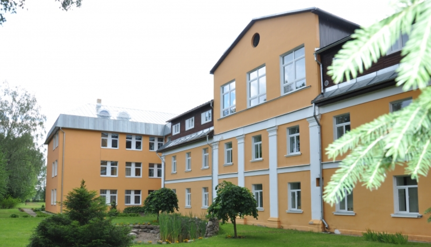 Lielplatones pamatskola - atbalsta centrs