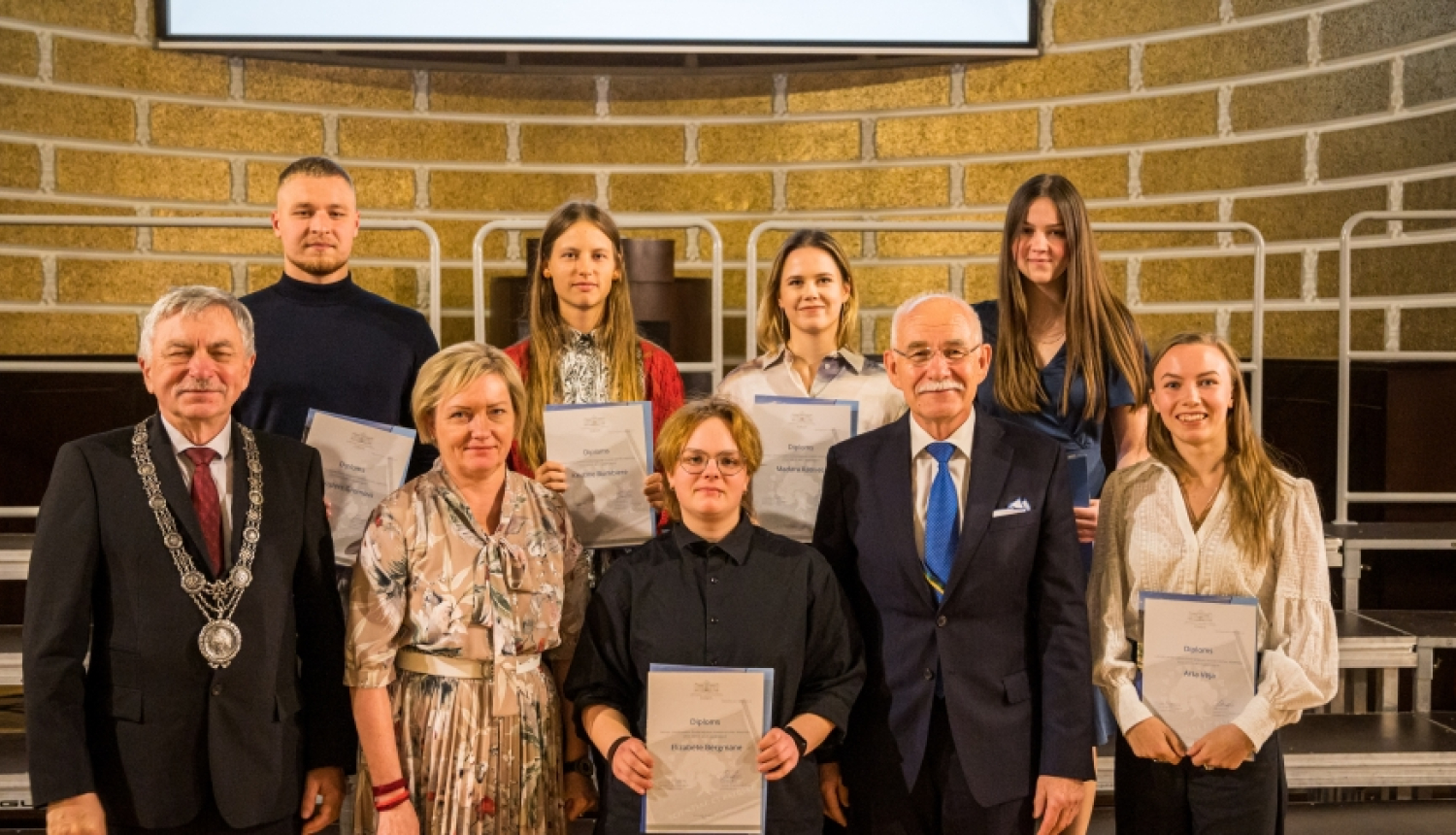 Sumina jaunos stipendiātus