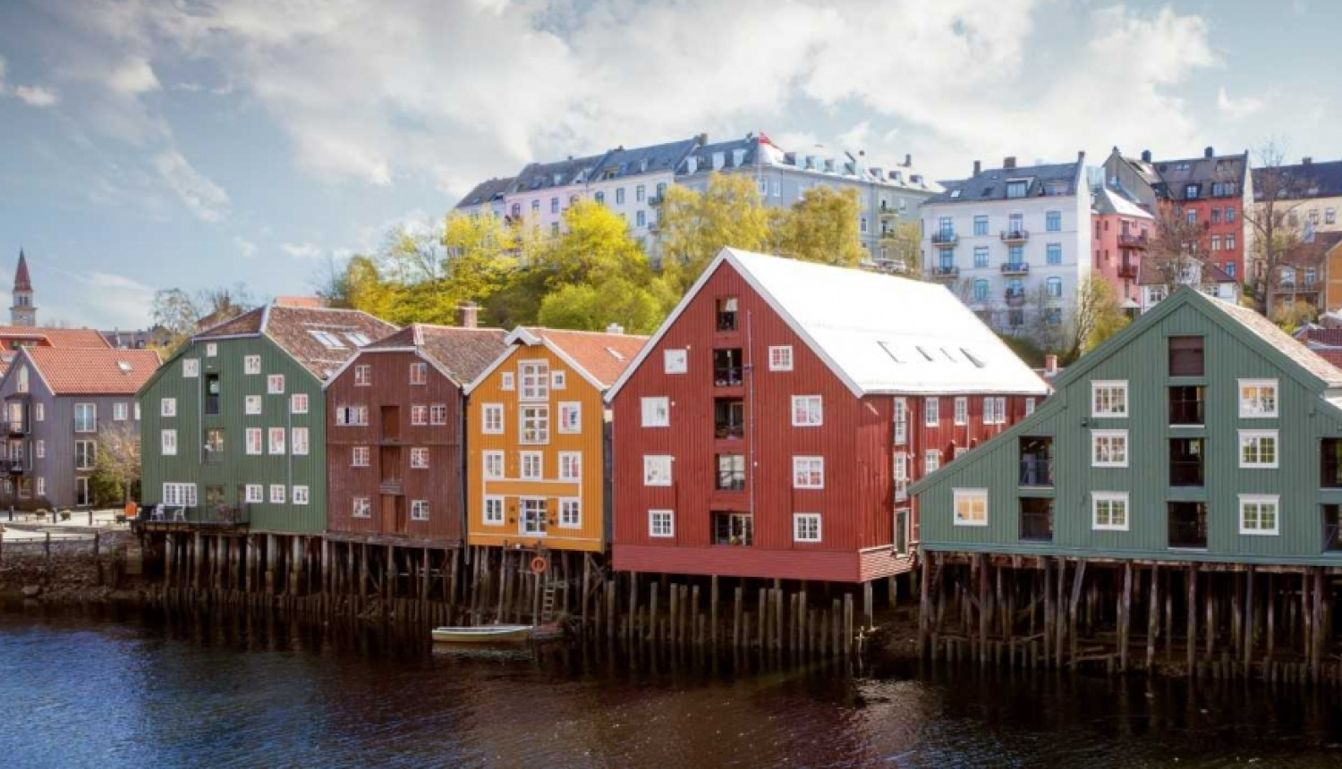 Izsludina uzņēmēju un biedrību pieteikšanos apmaksātiem braucieniem uz Norvēģiju un Islandi