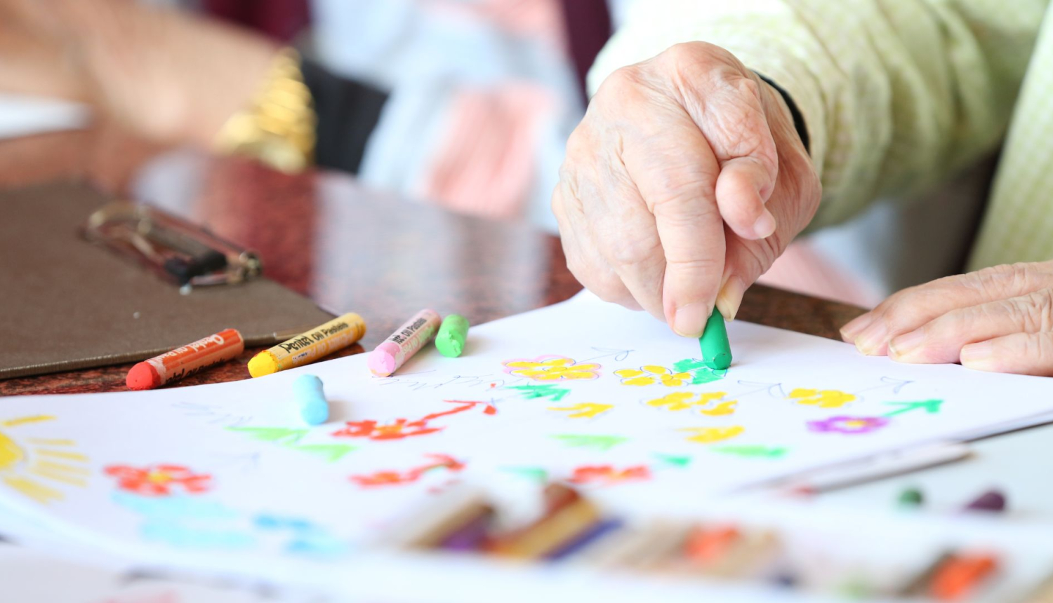 Apstiprina maksu par sociālajiem pakalpojumiem