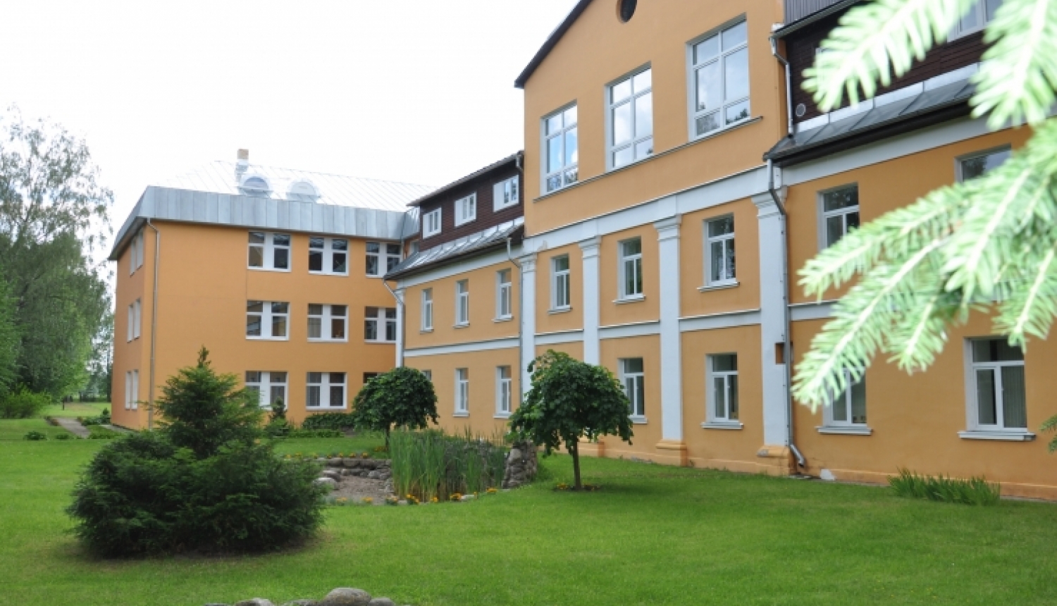 Lielplatones pamatskola - atbalsta centrs