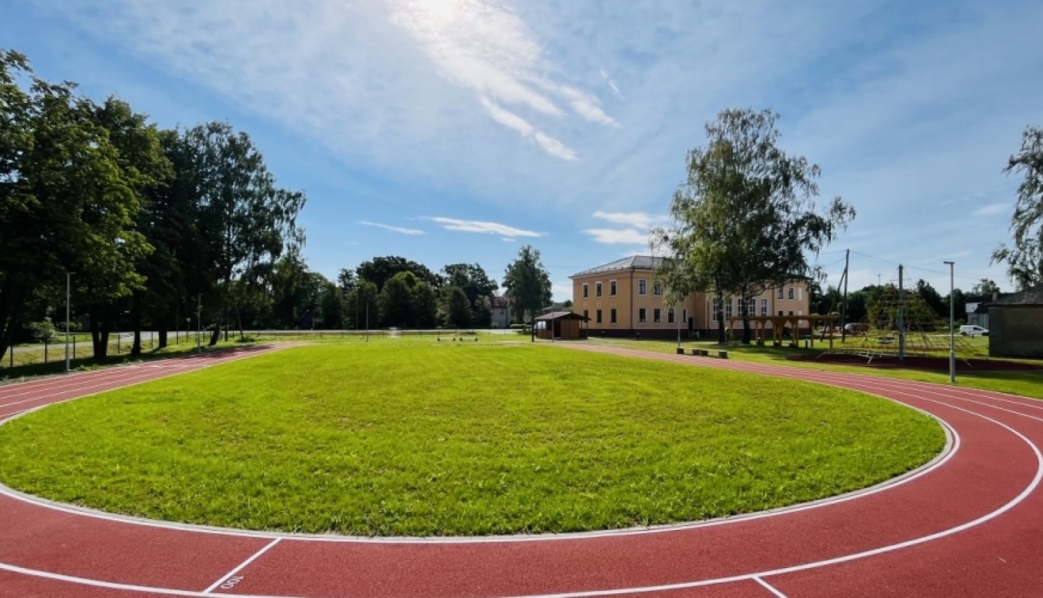 KULK ir pabeidzis Elejas sākumskolas teritorijas labiekārtošanu