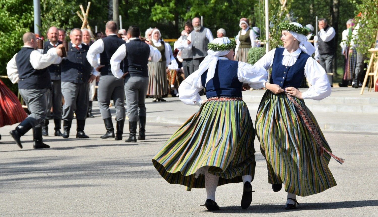 Dziesmu un deju svētki