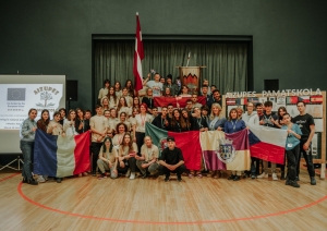 Aizupes pamatskola uzņem projekts