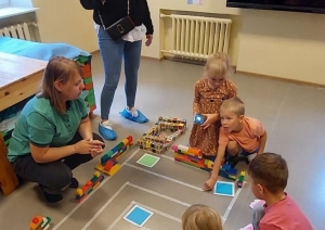Elejas PII "Kamenīte" viesojas pie projekta partneriem Igaunijā, lai dalītos pieredzē un gūtu jaunas zināšanas par digitālo rīku izmantošanas iespējām mācību procesā