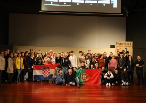 Kalnciema vidusskolas skolēni un pedagogi papildina zināšanas un pieredzi Portugālē